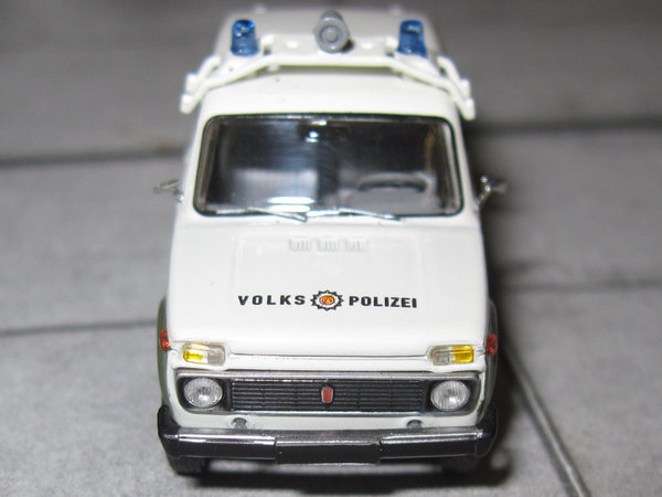 bre27239 - Lada Niva 4x4 - Volkspolizei