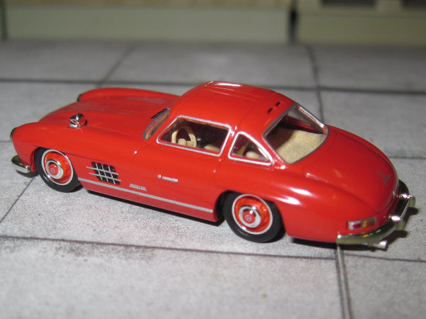 Mercedes Benz 300 SL Coupe - rot