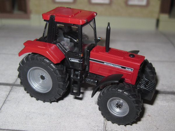 Traktor Case International 1455 XL - rot