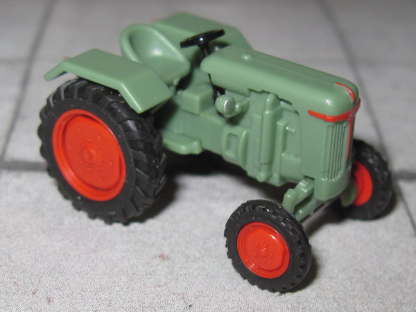Traktor NorMAG Faktor 1 - grün
