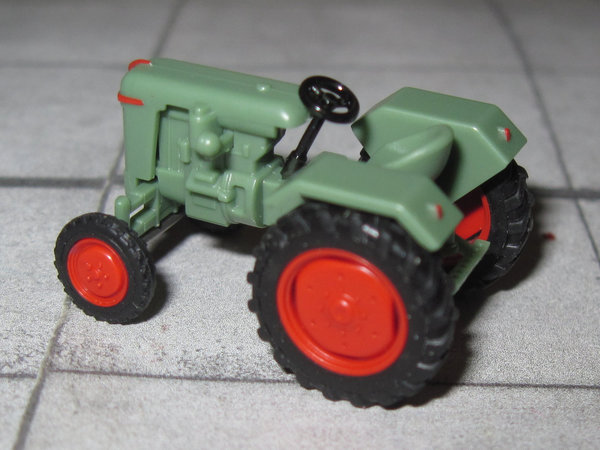 Traktor NorMAG Faktor 1 - grün